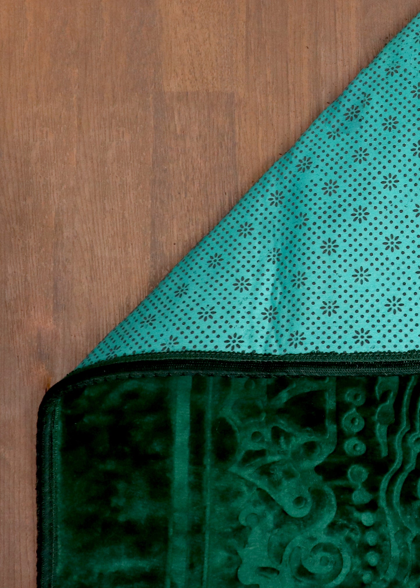Dark Green Mihrab Velvet Prayer Mat