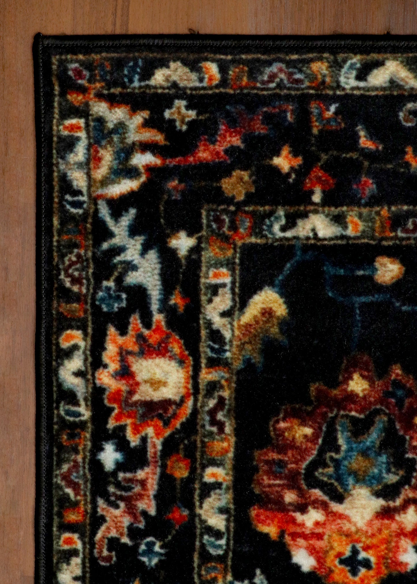 Floral Pattern Rug – Rich Tones & Intricate Detailing
