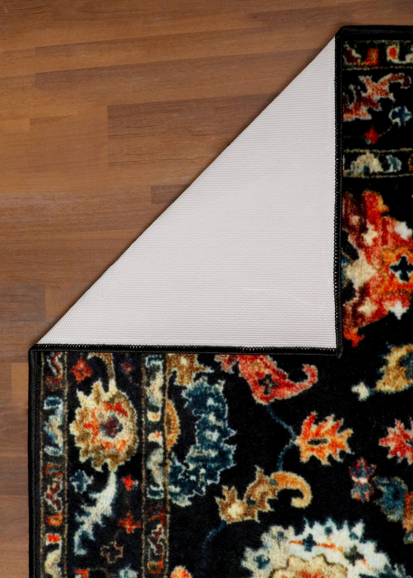 Floral Pattern Rug – Rich Tones & Intricate Detailing