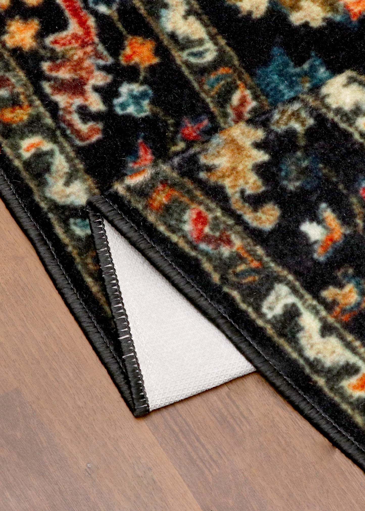 Floral Pattern Rug – Rich Tones & Intricate Detailing