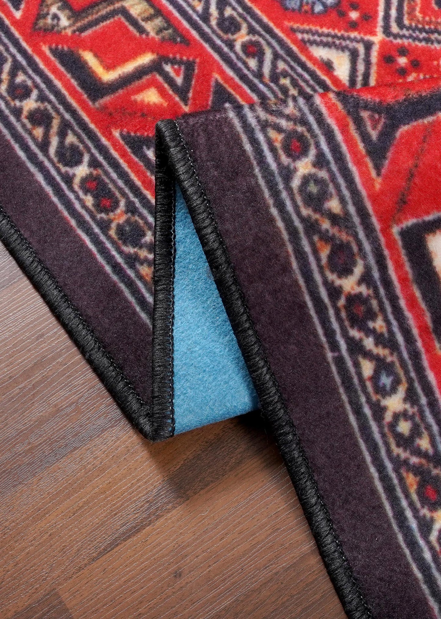 Traditional Persian Design Elegance Rug with Felt Back