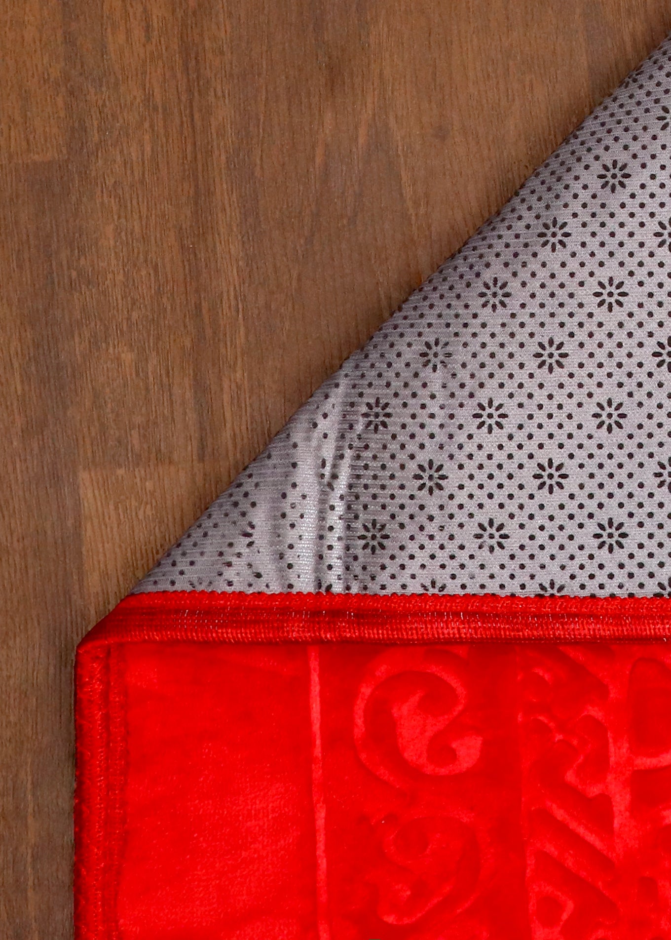 Shiny Red Mihrab Velvet Prayer Mat