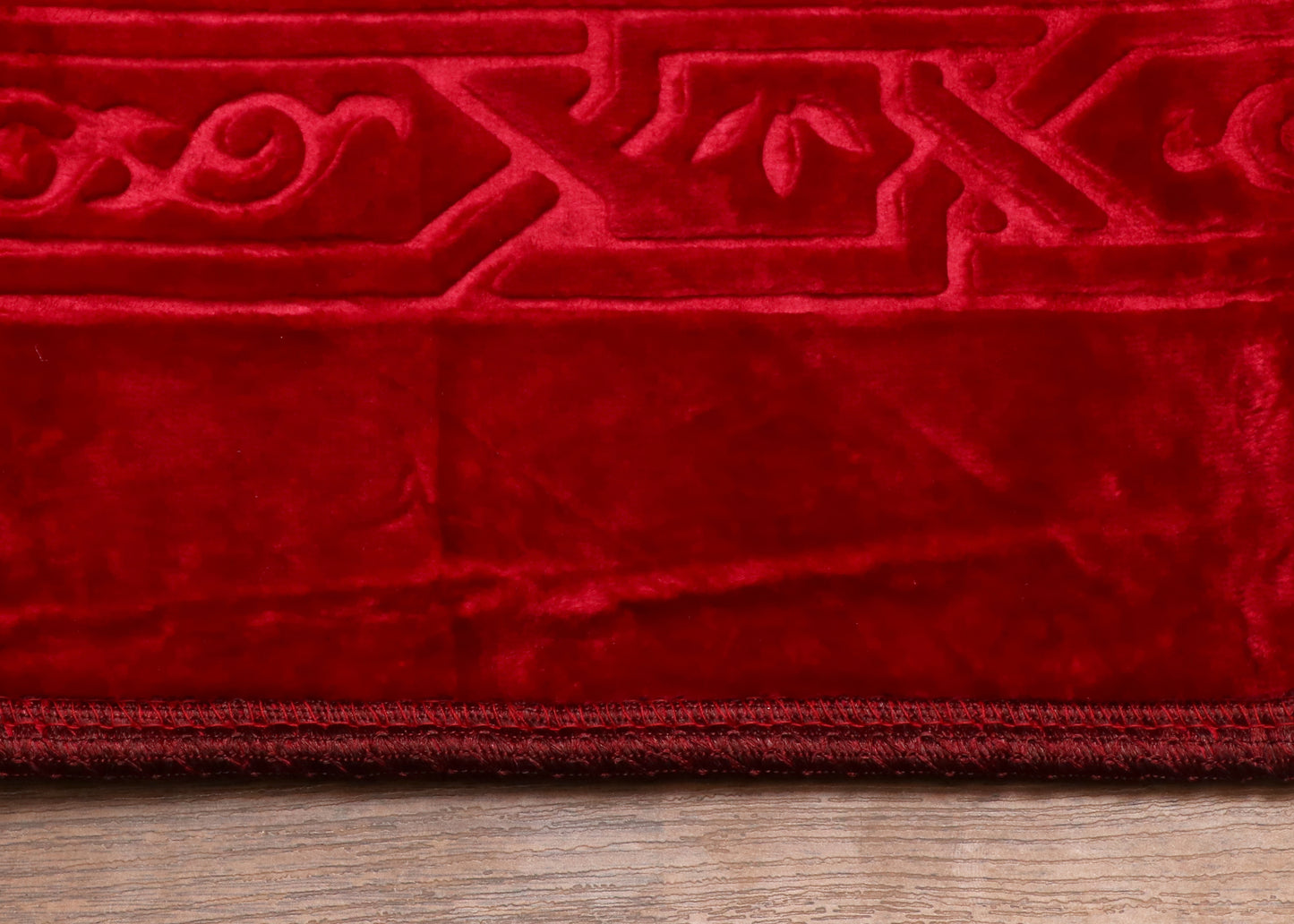 Red Mihrab Velvet Prayer Mat