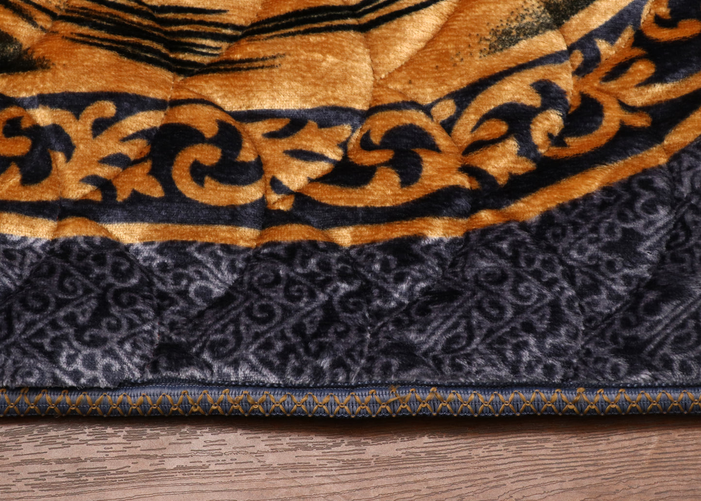 Velvet Quilted Mihrab Prayer Mat