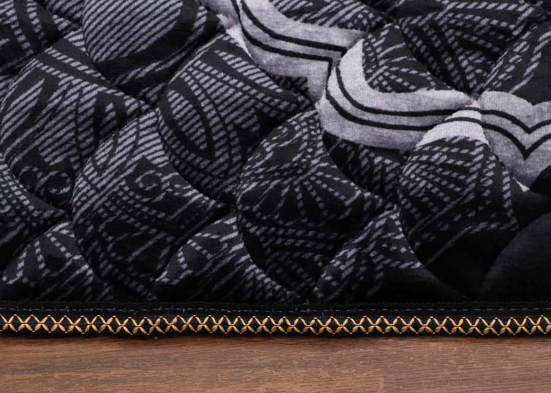 Cloudy Black Velvet Janamaz Prayer Mat