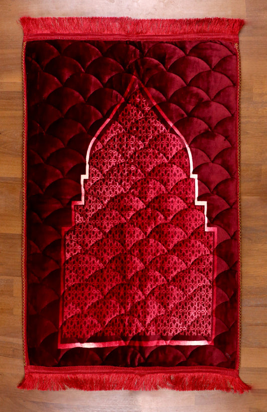 Arched Mihrab Quilted Prayer Mat