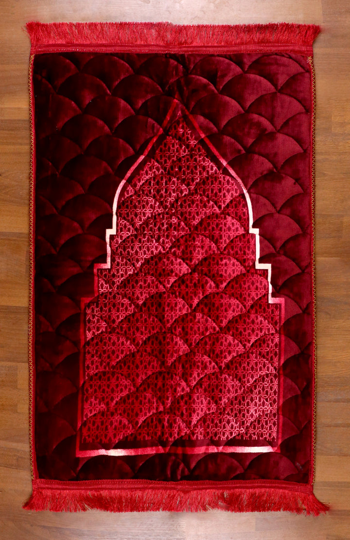 Arched Mihrab Quilted Prayer Mat