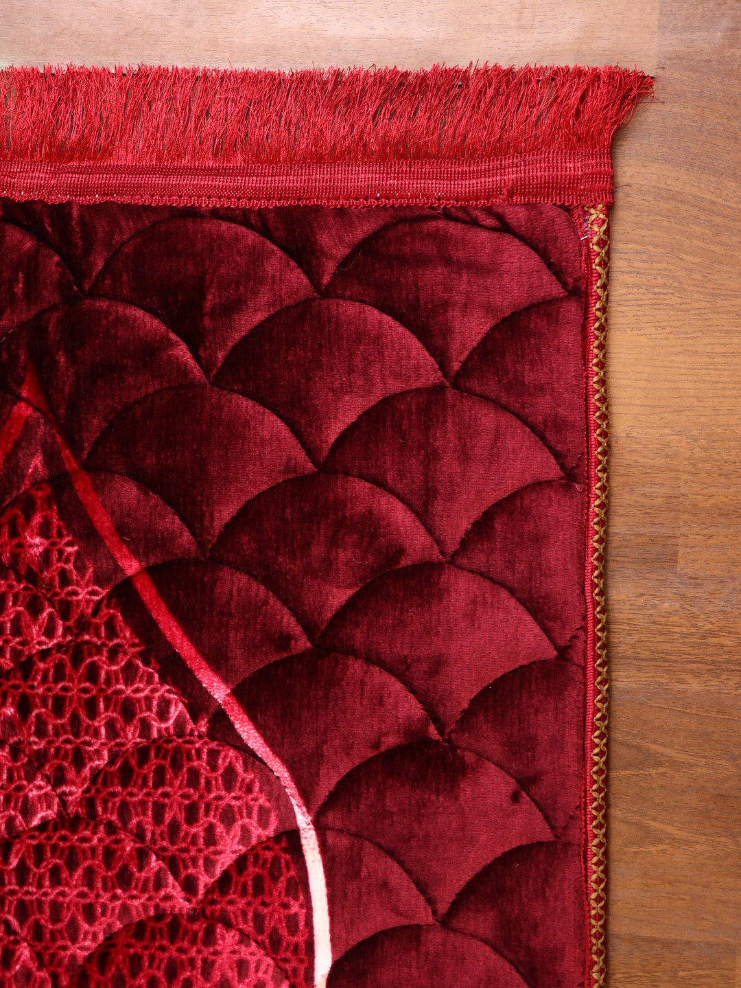 Arched Mihrab Quilted Prayer Mat