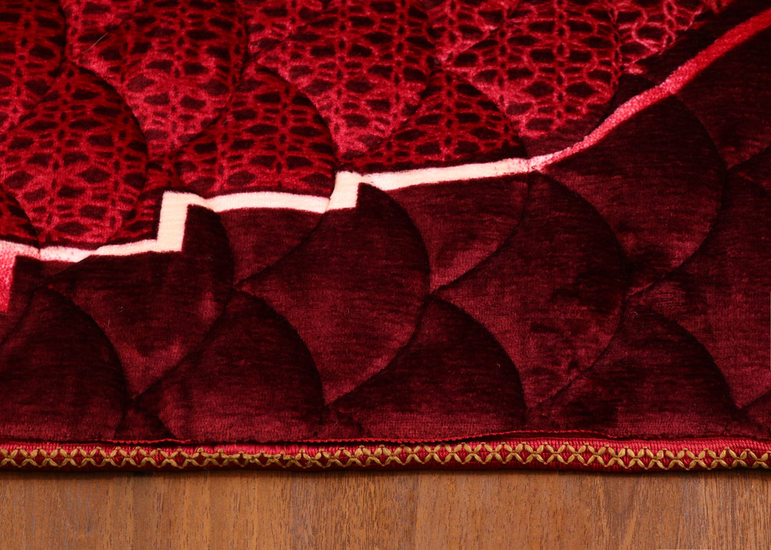 Arched Mihrab Quilted Prayer Mat