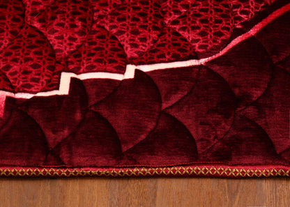 Arched Mihrab Quilted Prayer Mat