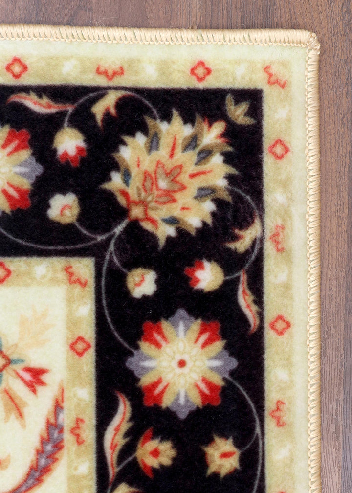 Traditional All-Over Floral Rug - Felt Backing