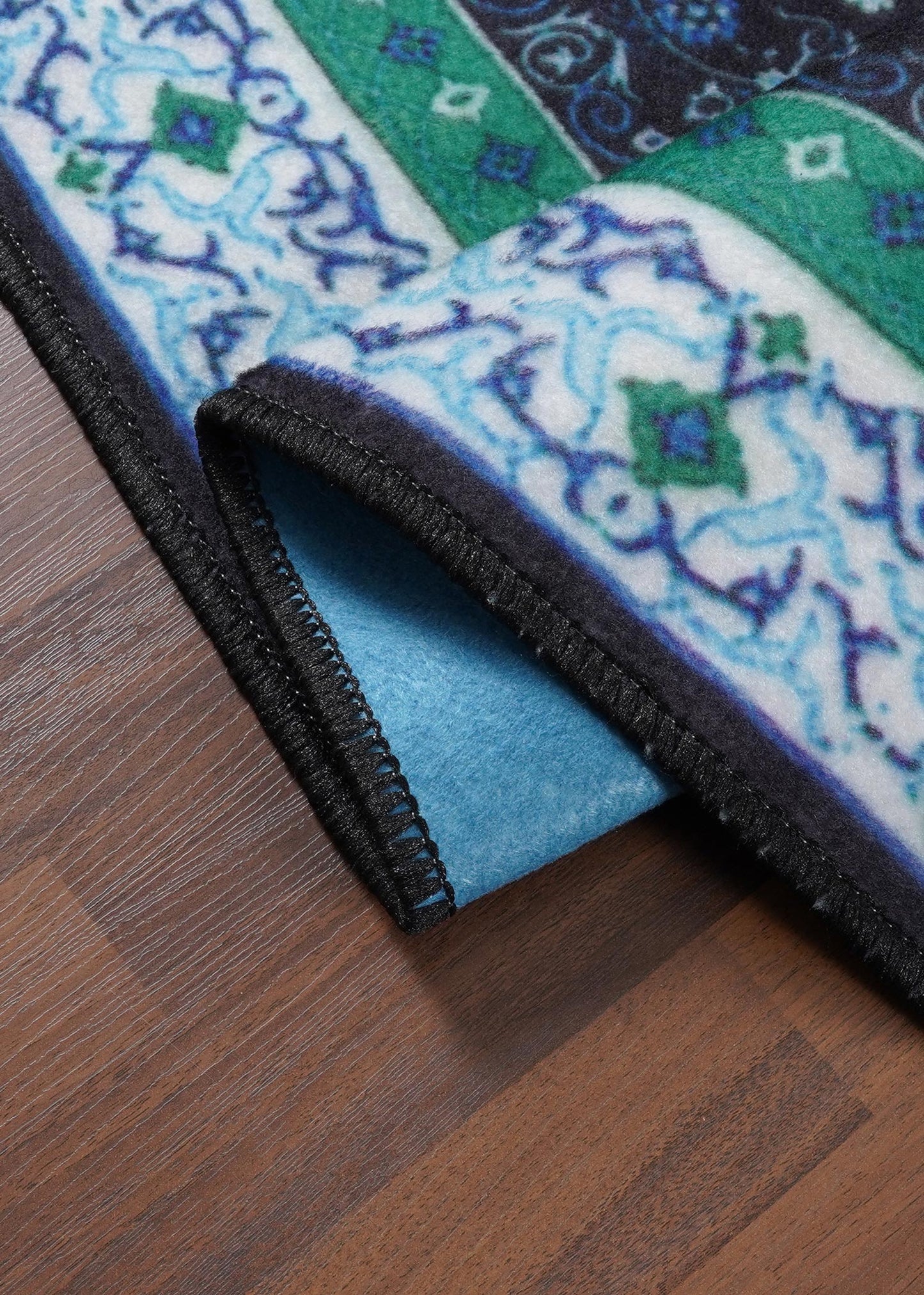 Luxurious Non-Woven Medallion Area Rug with  Felt Back