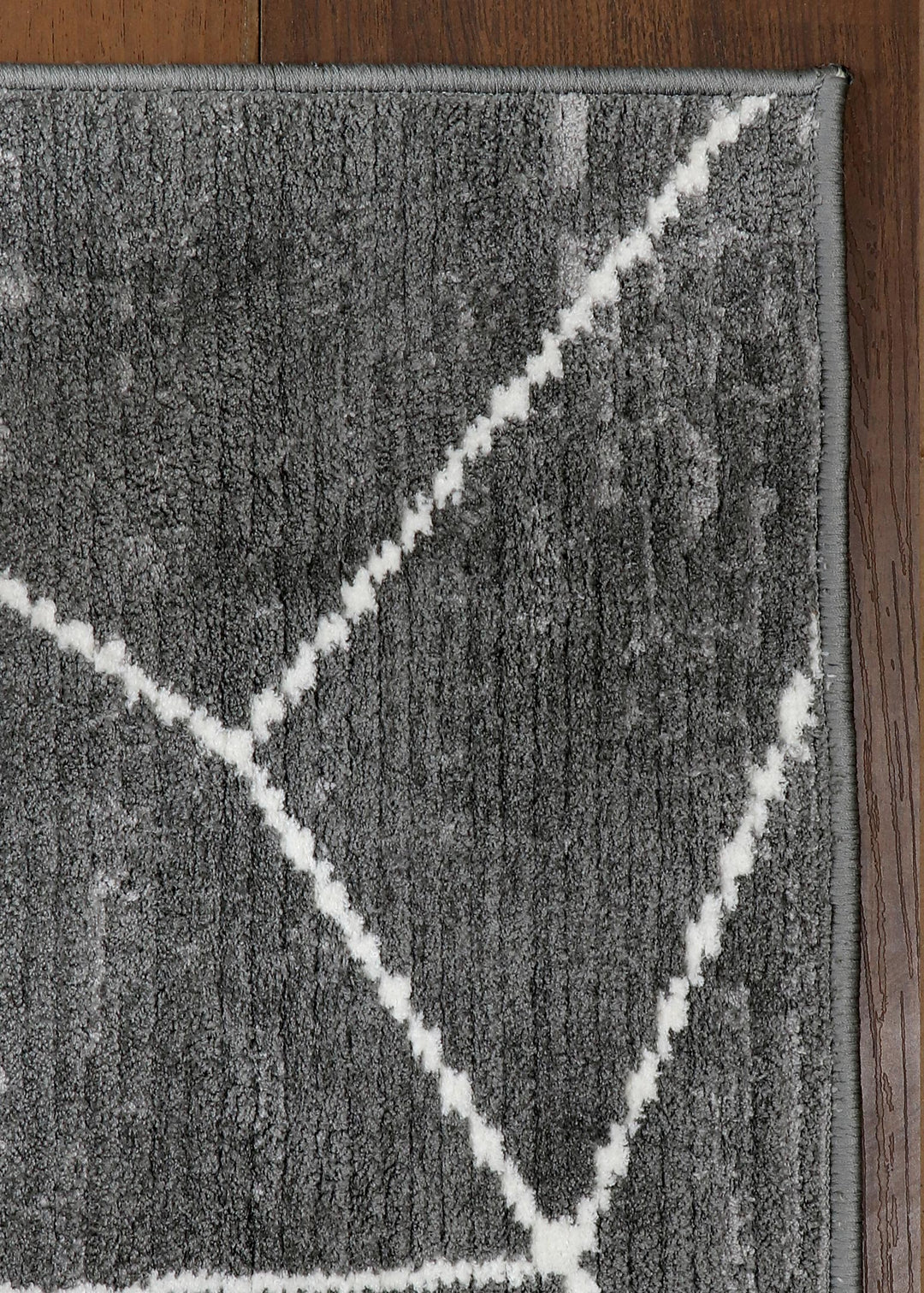 Turkish Geometric Elegance Machine-Made Rug in Gray and White