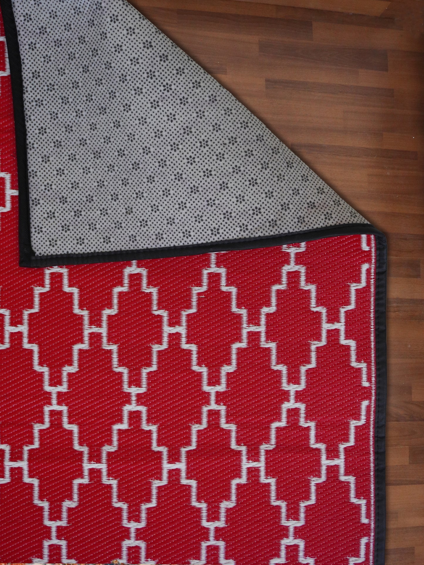 Red With White Geometric Pattern Outdoor Runner