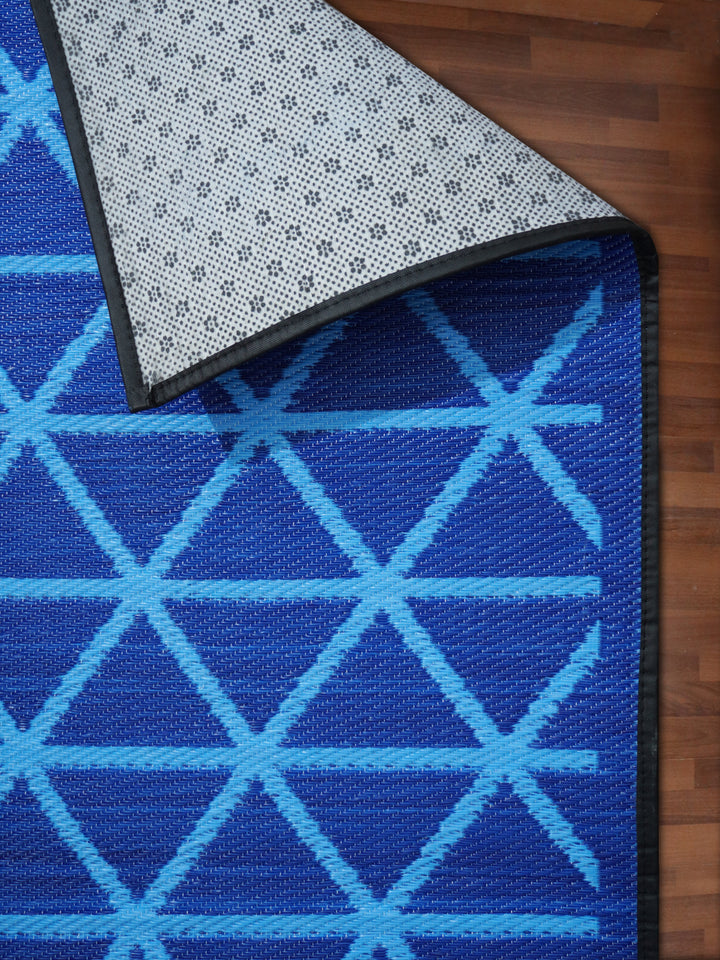 Blue With Linear Pattern Outdoor Runner