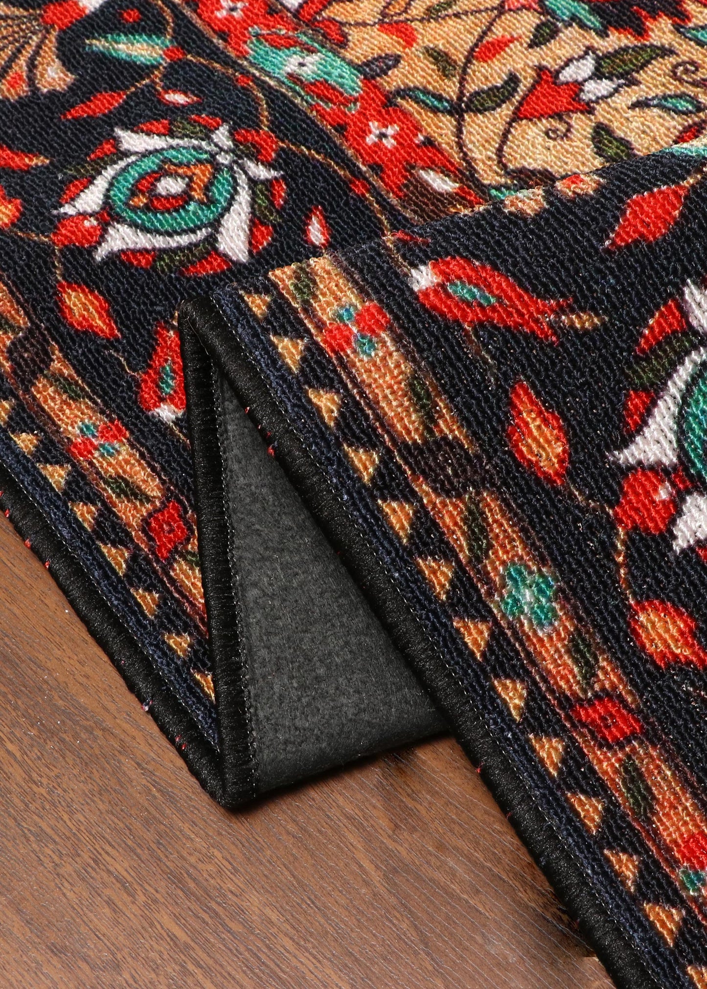 Bold Persian-Inspired Geometric Rug – Felt Backing