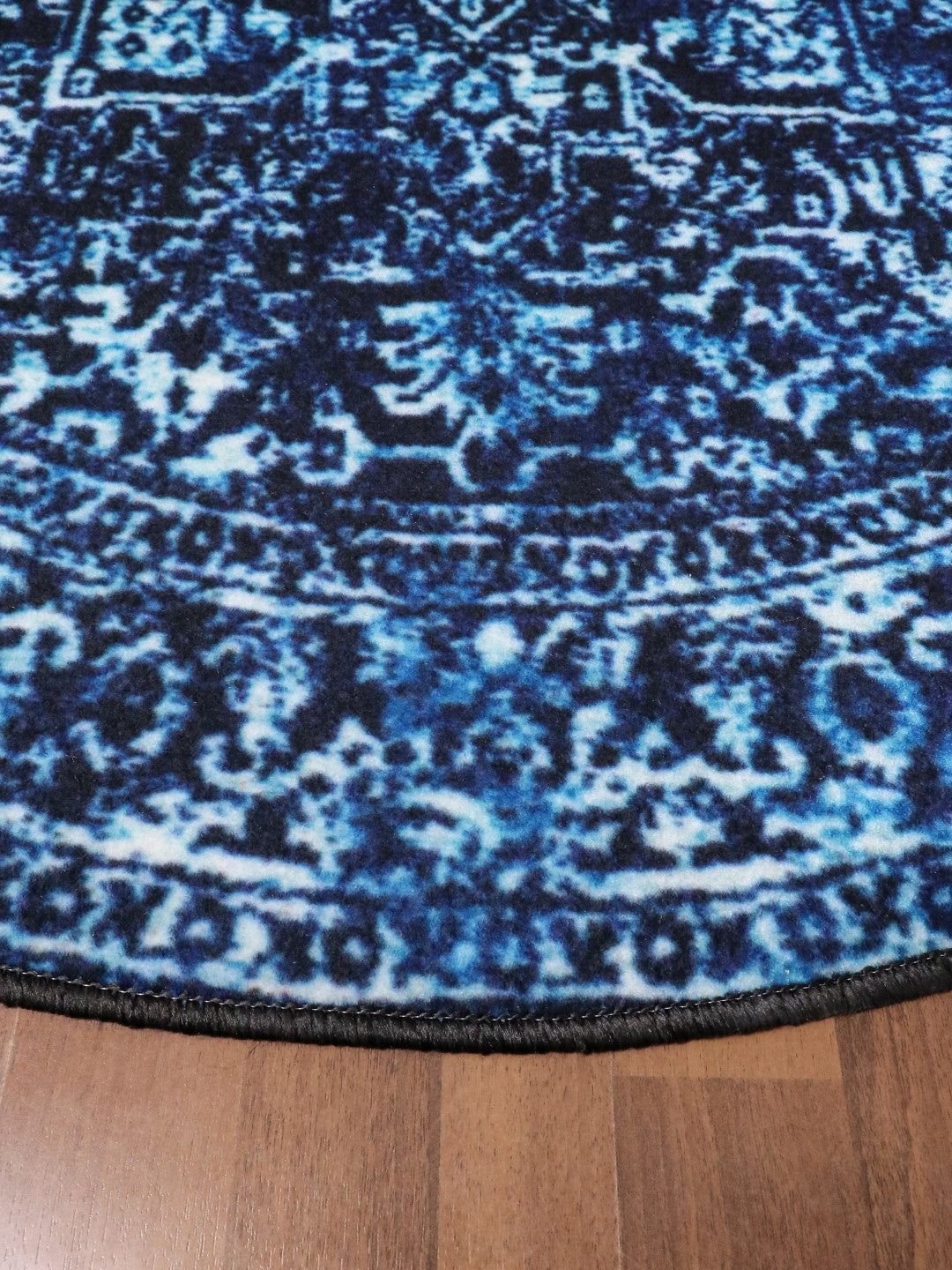 Dark Blue Traditional Print Round Non Woven Rug with Non Slip TPR Backing For Everyday Use