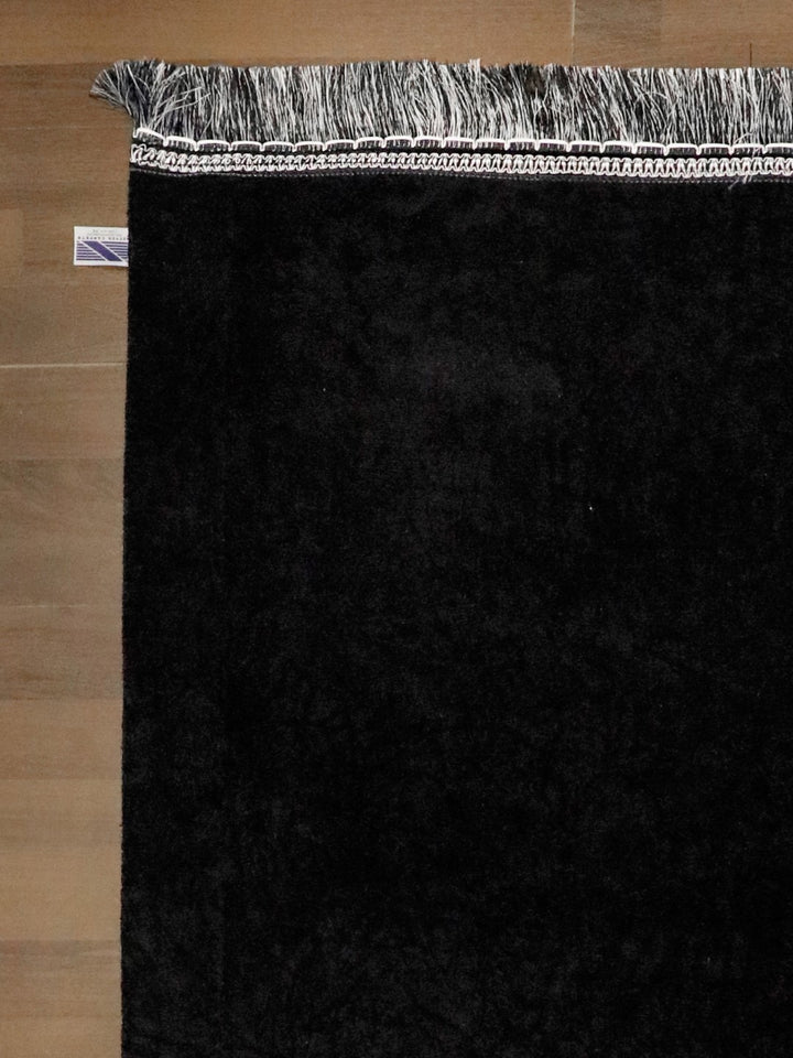 Black Arch Cut Prayer Mat With Foam Padding