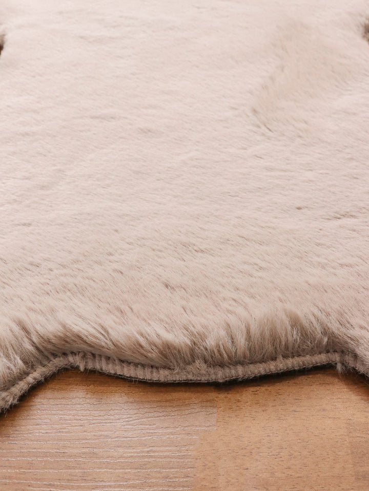 Beige Bear Shape with Anti Slip Dot Backing Soft and Thick Micro Fur Rug