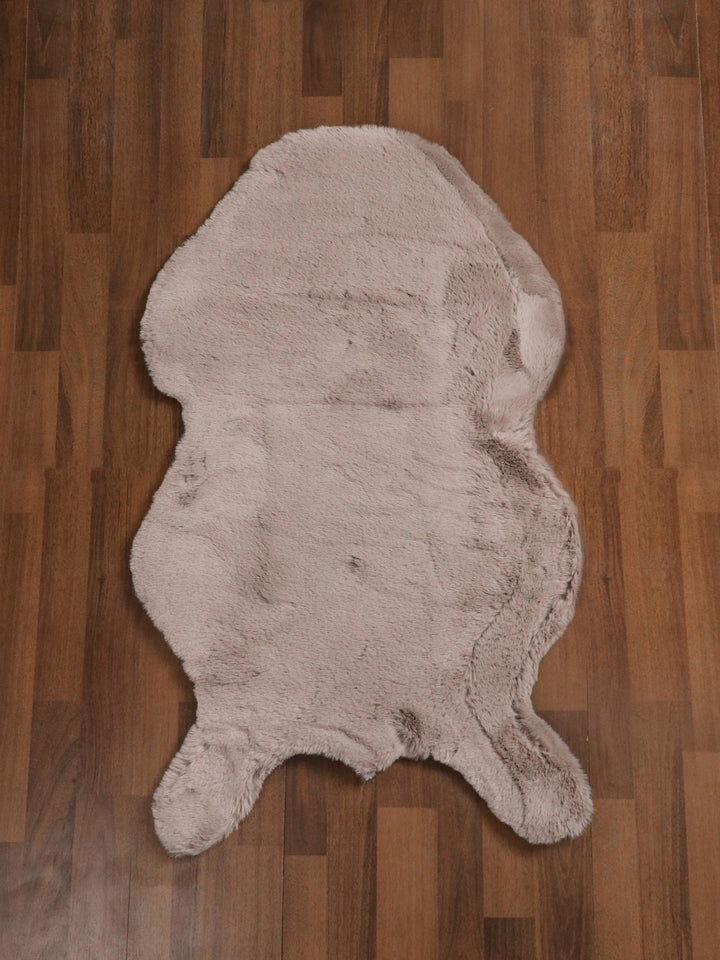 Beige Chipmunk Shape with Anti Slip Dot Backing Soft And Thick Micro Fur Rug