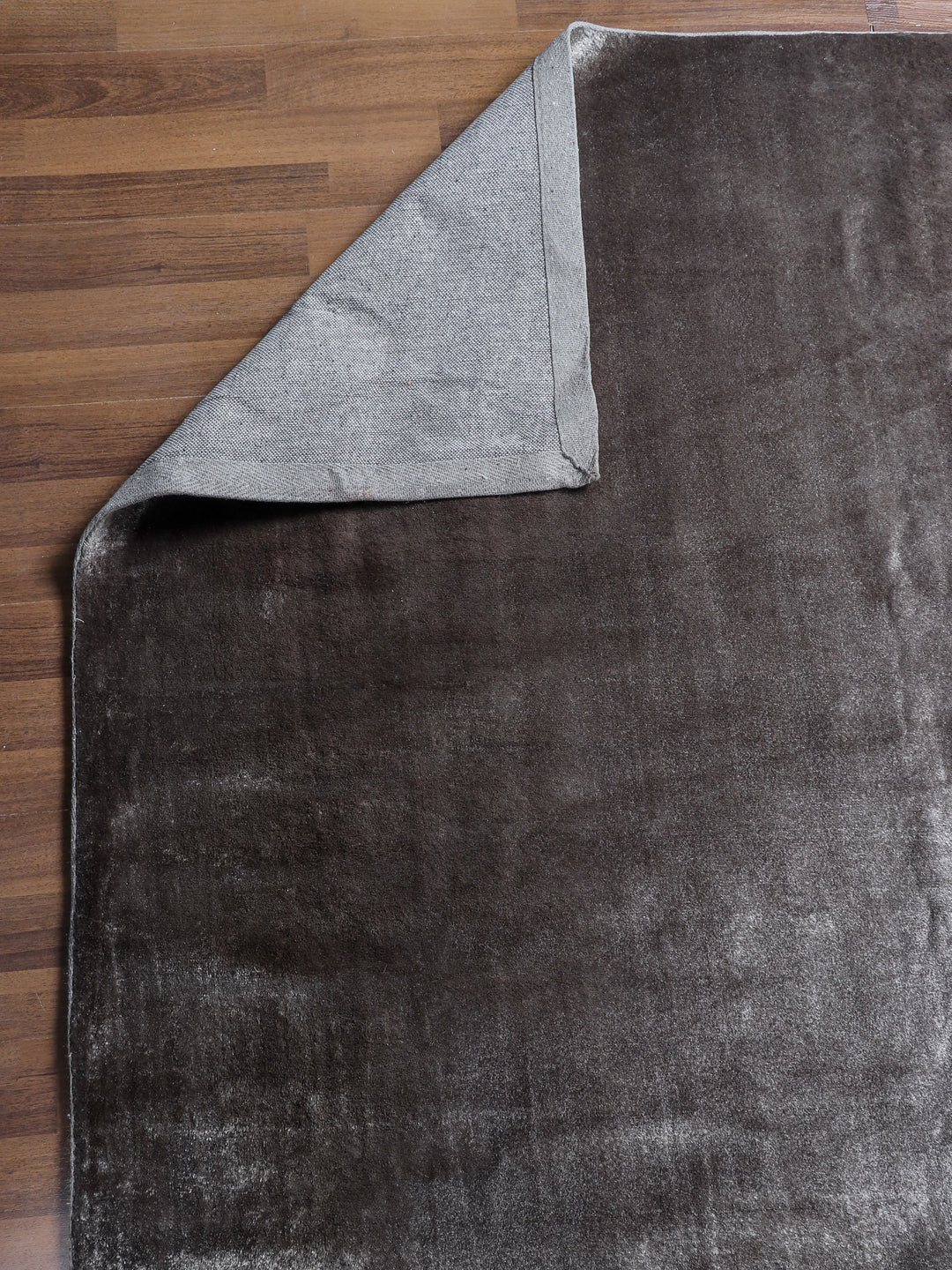 Shinning Grey Plain Fancy Shaggy Rectangle Soft and Thick Rug with Woven Back
